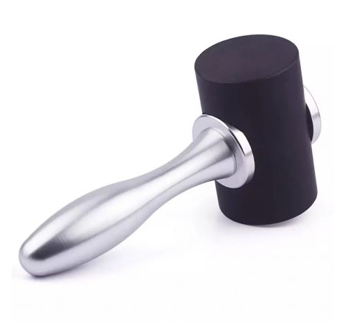 Т-образная полиэстеровая киянка с чёрным бойком; металлическая рукоятка